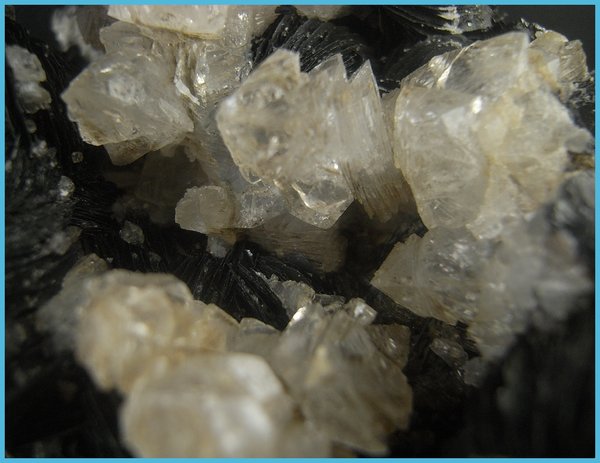 MIN-0194 Hämatit, Eisenrosen und Bergkristall